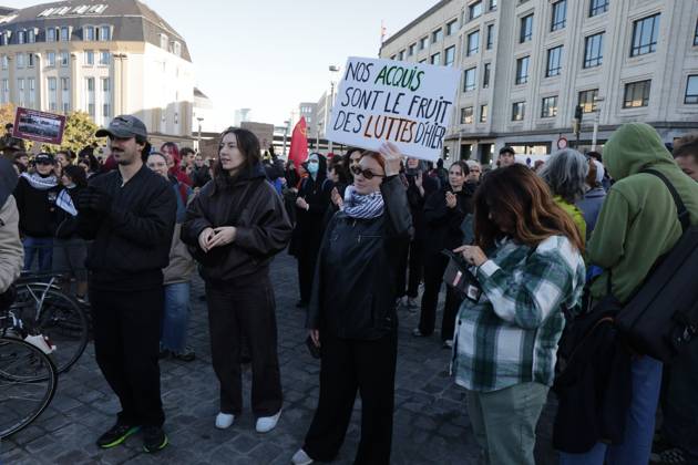 This image shows youths gather for a protest action at the Central Station in Brussels on Saturday 17 October 2026.  NICOLASxMAETERLINCK 190060033