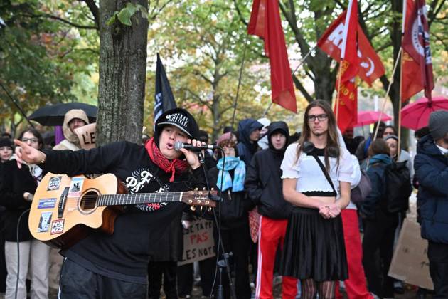 Demonstration Â«Solidarität mit den Schüler:innen in FrankreichÂ» ** NUR FÜR REDAKTIONELLE ZWECKE ** EDITORIAL USE ONLY **<p>Demonstration Â«Solidarität mit den Schüler:innen in FrankreichÂ» im Kleistpark, fotografiert am 17.10.2026 in Berlin. Berlin Berlin Berlin Copyright: MaurizioxGambarini