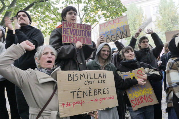 17.10.2026, Berlin - Deutschland. Solidarität mit den Schüler:innen in Frankreich am Kleistpark.