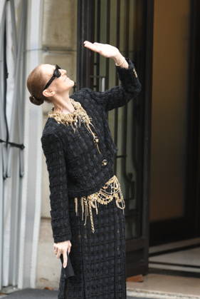 Celine Dion Leaves Her Hotel For Her Last Concert in Paris - France Celine Dion spend time with fans before her last concert in Paris, at hotel Royal Monceau in Paris, France on October 17, 2026. Photo by Florian Poitout ABACAPRESS.COM Paris France  Copyright: xPoitoutxFlorian ABACAx