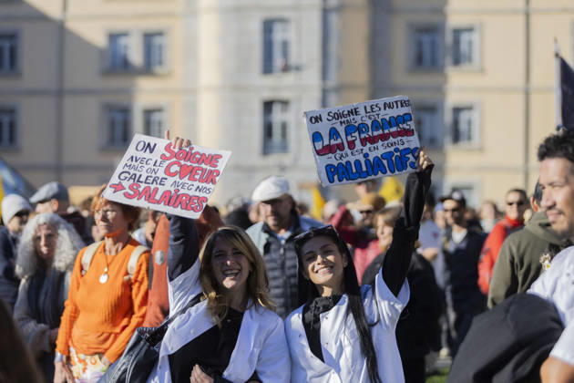 High Cost of Living Protest - Gap Demonstrators raise placards during the march in Gap, France, on October 17, 2026. One sign reads On soigne les nôtres, on prend soin des Palestiniens ( We care for our own; we care for Palestinians ). Photo by Thibaut Durand ABACAPRESS.COM Gap Provence-Alpes-Cote d Azur France  Copyright: xDurandxThibaut ABACAx