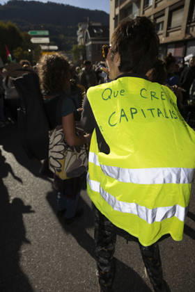 High Cost of Living Protest - Gap A demonstrator wearing a yellow vest walks with the crowd in Gap, France, on October 17, 2026. The vest bears the handwritten slogan Que crève le capitalisme ( Death to capitalism ). Photo by Thibaut Durand ABACAPRESS.COM Gap Provence-Alpes-Cote d Azur France  Copyright: xDurandxThibaut ABACAx