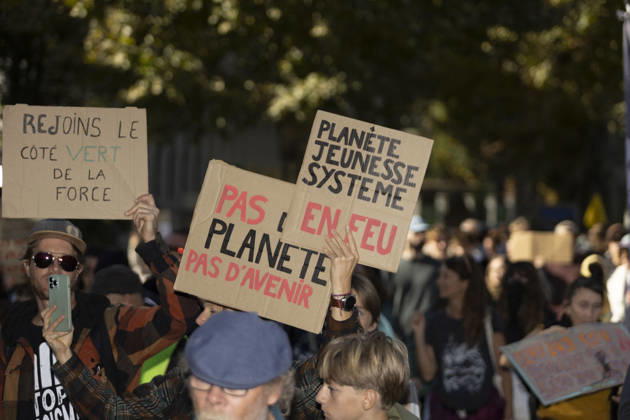 High Cost of Living Protest - Gap Demonstrators carry signs reading Rejoins le côté vert de la force ( Join the green side of the Force ) and Pas de planète, pas d’avenir ( No planet, no future ) during the march in Gap, France, on October 17, 2026. Photo by Thibaut Durand ABACAPRESS.COM Gap Provence-Alpes-Cote d Azur France  Copyright: xDurandxThibaut ABACAx