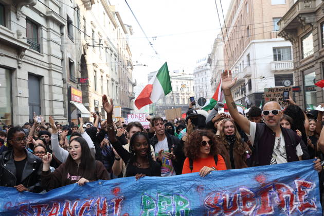 Demonstration by Italia in Piazza - Milano Demonstration by Italia in Piazza, the grassroots movement of students and young workers taking to the streets in 15 Italian cities in Milano Italy on October 17 2026. Photo by Francesco Enriquez IPA ABACAPRESS.COM Milano Italy  Copyright: xIPA ABACAx