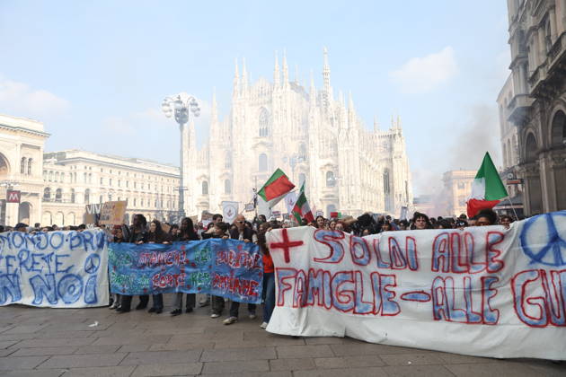 Demonstration by Italia in Piazza - Milano Demonstration by Italia in Piazza, the grassroots movement of students and young workers taking to the streets in 15 Italian cities in Milano Italy on October 17 2026. Photo by Francesco Enriquez IPA ABACAPRESS.COM Milano Italy  Copyright: xIPA ABACAx