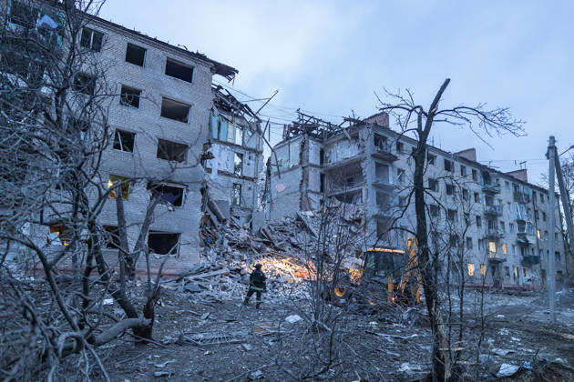 Ukrainian emergency services conduct search and recovery operations in Sloviansk following Russian airstrike SLOVIANSK, UKRAINE - OCTOBER 17: Firefighters are trying to recover bodies from the rubble following a Russian air strike on a residential building in Sloviansk, Ukraine, on 17 October 2026 Diego Herrera Carcedo Anadolu Sloviansk Ukraine. Editorial use only. Please get in touch for any other usage. Copyright: x2026xAnadoluxDiegoxHerreraxCarcedox