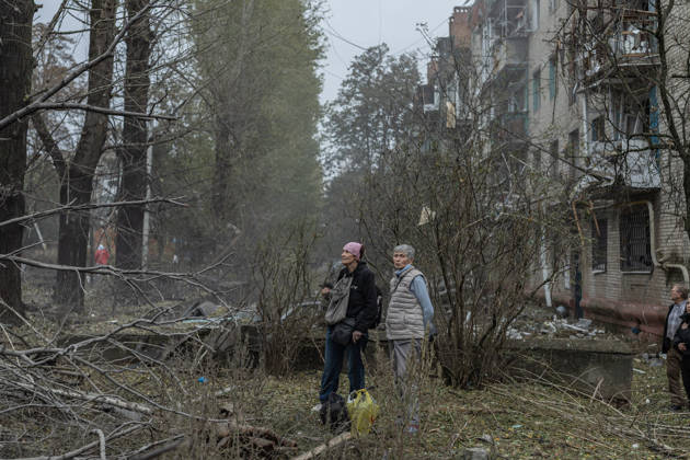 Ukrainian emergency services conduct search and recovery operations in Sloviansk following Russian airstrike SLOVIANSK, UKRAINE - OCTOBER 17:Civilians watch as firefighters search through the rubble for victims following a Russian air strike on a residential building in Sloviansk, Ukraine, on 17 October 2026 Diego Herrera Carcedo Anadolu Sloviansk Ukraine. Editorial use only. Please get in touch for any other usage. Copyright: x2026xAnadoluxDiegoxHerreraxCarcedox