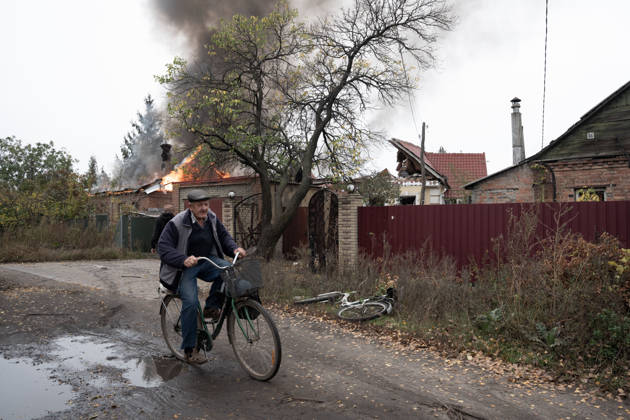 October 17, 2026, Sloviansk, Donetsk Oblast, Ukraine: Emergency services respond following a Russian attack on a residential neighbourhood in Sloviansk, Donetsk Oblast, Ukraine, as firefighters work to extinguish a blaze at a damaged house. Residents continue their daily lives amid the ongoing war. Sloviansk Ukraine - ZUMAm350 20261017_zip_m350_004 Copyright: xCameronxJones-Manleyx