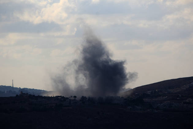 Israeli forces attack Lebanon despite ceasefire Israil ordusu, ateskese ve çerçeve anlasmasina ragmen Lübnan’in güneyindeki bölgelere yönelik hava saldirilarini sürdürüyor. Dogu Zutar ve Kefertibnit beldelerine düzenlenen saldirilarin ardindan bölgeden dumanlar yükseldi. Ramiz Dallah Anadolu Nabatieh Lebanon. Editorial use only. Please get in touch for any other usage.  Copyright: x2026xAnadoluxRamizxDallahx