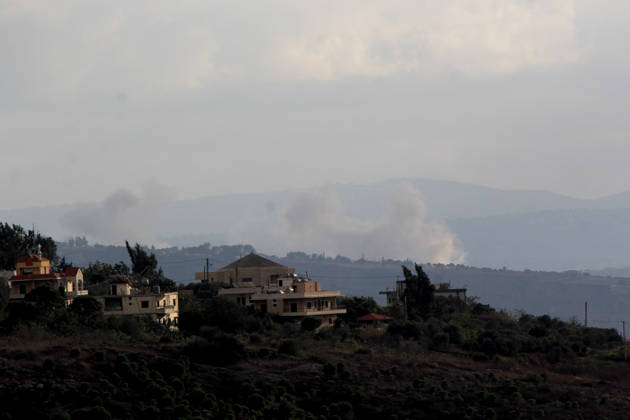 Israeli forces attack Lebanon despite ceasefire Israil ordusu, ateskese ve çerçeve anlasmasina ragmen Lübnan’in güneyindeki bölgelere yönelik hava saldirilarini sürdürüyor. Dogu Zutar ve Kefertibnit beldelerine düzenlenen saldirilarin ardindan bölgeden dumanlar yükseldi. Ramiz Dallah Anadolu Nabatieh Lebanon. Editorial use only. Please get in touch for any other usage.  Copyright: x2026xAnadoluxRamizxDallahx