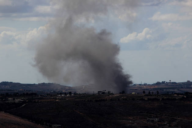 Israeli forces attack Lebanon despite ceasefire Israil ordusu, ateskese ve çerçeve anlasmasina ragmen Lübnan’in güneyindeki bölgelere yönelik hava saldirilarini sürdürüyor. Dogu Zutar ve Kefertibnit beldelerine düzenlenen saldirilarin ardindan bölgeden dumanlar yükseldi. Ramiz Dallah Anadolu Nabatieh Lebanon. Editorial use only. Please get in touch for any other usage.  Copyright: x2026xAnadoluxRamizxDallahx