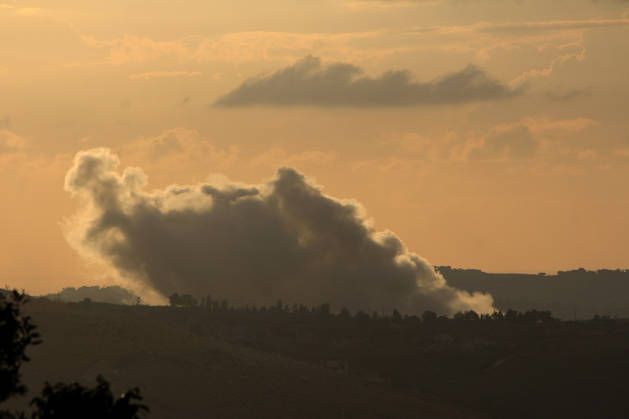 Israeli forces attack Lebanon despite ceasefire Israil ordusu, ateskese ve çerçeve anlasmasina ragmen Lübnan’in güneyindeki bölgelere yönelik hava saldirilarini sürdürüyor. Dogu Zutar ve Kefertibnit beldelerine düzenlenen saldirilarin ardindan bölgeden dumanlar yükseldi. Ramiz Dallah Anadolu Nabatieh Lebanon. Editorial use only. Please get in touch for any other usage.  Copyright: x2026xAnadoluxRamizxDallahx