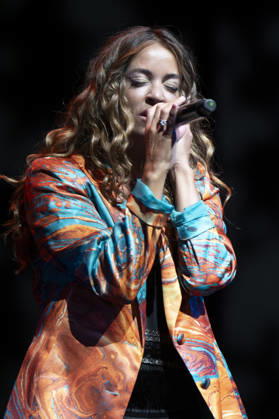 October 17, 2026, Madrid, Spain: Singer Sofia Ellar performs during a concert at the Plaza de Espana in Madrid. Madrid Spain  - ZUMAs197 20261017_aaa_s197_098 Copyright: xAtilanoxGarciax