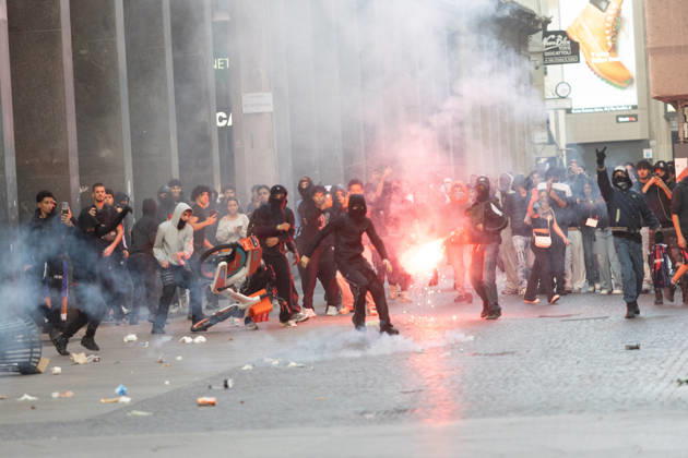 IPA89812381 - Milan, October 17, 2026: Italia in Piazza demonstration; violent clashes between police and the student movement  Copyright: xFrancescoxEnriquezx xFrancescoxEnriquezx IPA89812381
