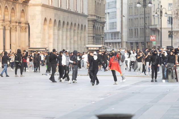 IPA89812409 - Milan, October 17, 2026: Italia in Piazza demonstration; violent clashes between police and the student movement  Copyright: xFrancescoxEnriquezx xFrancescoxEnriquezx IPA89812409