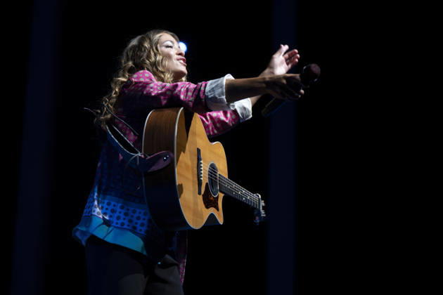 October 17, 2026, Madrid, Spain: Singer Sofía Ellar performs during a concert at the Plaza de Espana in Madrid. Madrid Spain - ZUMAs197 20261017_aaa_s197_104 Copyright: xAtilanoxGarciax