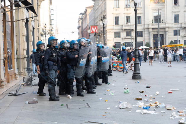 IPA89816812 - Milan, October 17, 2026: Italia in Piazza demonstration; violent clashes between police and the student movement Copyright: xFrancescoxEnriquezx xFrancescoxEnriquezx IPA89816812