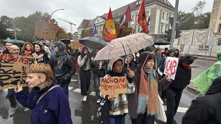Students march in Berlin in solidarity with education protests in France BERLIN, GERMANY - OCTOBER 17: Students march through Berlin carrying banners and placards in solidarity with students protesting for better education conditions in France, on October 17, 2026 in Berlin, Germany. Erbil Basay Anadolu Berlin Germany. Editorial use only. Please get in touch for any other usage.  Copyright: x2026xAnadoluxErbilxBasayx