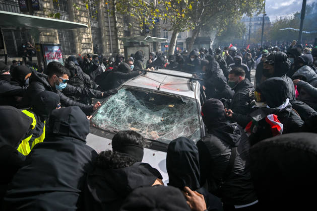 Protesters and police forces clash relentlessly in Place de la RÃ publique on October 17. - 17 10 2026 - France Paris Paris -  JulienxMattiax xLexPictorium LePictorium_0343877