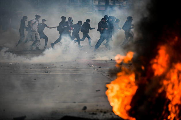 Protesters and police forces clash relentlessly in Place de la RÃ publique on October 17. - 17 10 2026 - France Paris Paris -  JulienxMattiax xLexPictorium LePictorium_0343900