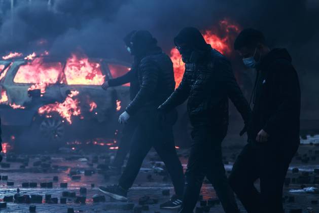 Fires And Clashes In Tirana TIRANA, ALBANIA, OCTOBER 17, 2026: Demonstrators clash with riot police near the Prime Minister™s Office during student-led anti-government protests in central Tirana. Protesters throw stones and pyrotechnics, while police use tear gas, water cannons and rubber bullets. Fires break out at the High Court and the entrance to a Bank of Albania building as unrest continues for a fifth consecutive day. Demonstrators demand better university conditions and the resignation of Prime Minister Edi Rama. Tirana Albania Copyright: x xVlasovxSulajx xJNAxPressx
