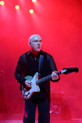 Finn Schwieters von der Band Giant Rooks bei einem Konzert in der Max-Schmeling-Halle in Berlin, 17. Oktober 2026. Giant Rooks Konzert Berlin
