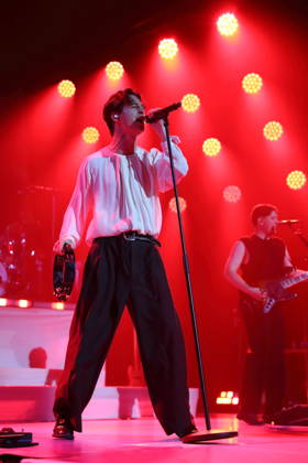 Frederik Fred Rabe und Luca Göttner, v.l., von der Band Giant Rooks bei einem Konzert in der Max-Schmeling-Halle in Berlin, 17. Oktober 2026. Giant Rooks Konzert Berlin