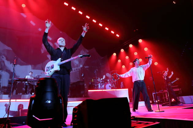 Jonathan Wischniowski, Finn Schwieters, Finn Thomas, Frederik Fred Rabe und Luca Göttner, v.l., von der Band Giant Rooks bei einem Konzert in der Max-Schmeling-Halle in Berlin, 17. Oktober 2026. Giant Rooks Konzert Berlin
