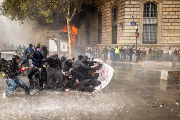 Police clash with protesters during demonstration in Paris PARIS, FRANCE - OCTOBER 17: Police clash with protesters during a demonstration amid a nationwide mobilisation over rising living costs, fuel prices and education funding in Paris, France, on October 17, 2026. Hesham Elsherif Anadolu Paris France. Editorial use only. Please get in touch for any other usage.  Copyright: x2026xAnadoluxHeshamxElsherifx