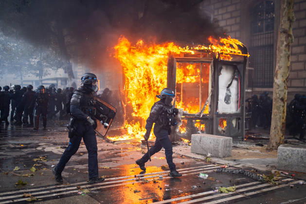 Police clash with protesters during demonstration in Paris PARIS, FRANCE - OCTOBER 17: Police clash with protesters during a demonstration amid a nationwide mobilisation over rising living costs, fuel prices and education funding in Paris, France, on October 17, 2026. Hesham Elsherif Anadolu Paris France. Editorial use only. Please get in touch for any other usage.  Copyright: x2026xAnadoluxHeshamxElsherifx