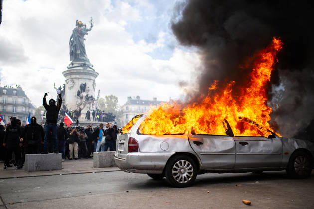 Police clash with protesters during demonstration in Paris PARIS, FRANCE - OCTOBER 17: Police clash with protesters during a demonstration amid a nationwide mobilisation over rising living costs, fuel prices and education funding in Paris, France, on October 17, 2026. Hesham Elsherif Anadolu Paris France. Editorial use only. Please get in touch for any other usage.  Copyright: x2026xAnadoluxHeshamxElsherifx