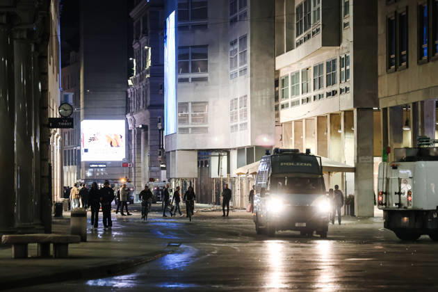 IPA89830546 - Milan: Damage caused by clashes between protesters and police during the Italia in Piazza demonstration against the high cost of living in the city center. Pictured: Police and Carabinieri on Corso Vittorio Emanuele II  Copyright: xAlessandroxBremecx xx IPA89830546