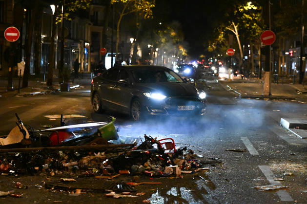 October 17 Protest: Scenes of Violence in Paris Violent clashes broke out between protesters and French police during the demonstration against the high cost of living in Paris, France, on October 17, 2026, as part of a nationwide call to action bringing together various groups expressing their anger—former Yellow Vests, high school and college students, climate activists, and even farmers. After weeks of student protests, France faces broader, nationwide demonstrations on October 17, 2026, over the cost of living, setting the stage for a potentially tense six months leading up to a presidential election. 460545 2026 10 17 Paris France (no people)  Copyright: xL.Urmanx xStarfacex STAR_460545_064