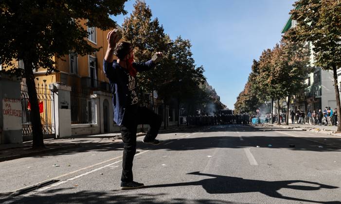Tirana Clashes Enter Fifth Day TIRANA, ALBANIA, OCTOBER 17, 2026: Demonstrators clash with riot police outside the Ministry of Education during student-led anti-government protests in Tirana. Police deploy tear gas as protesters throw stones during a fifth consecutive day of unrest. Demonstrators demand improved university conditions and the resignation of Prime Minister Edi Rama. Tirana Albania Copyright: x xVlasovxSulajx xJNAxPressx