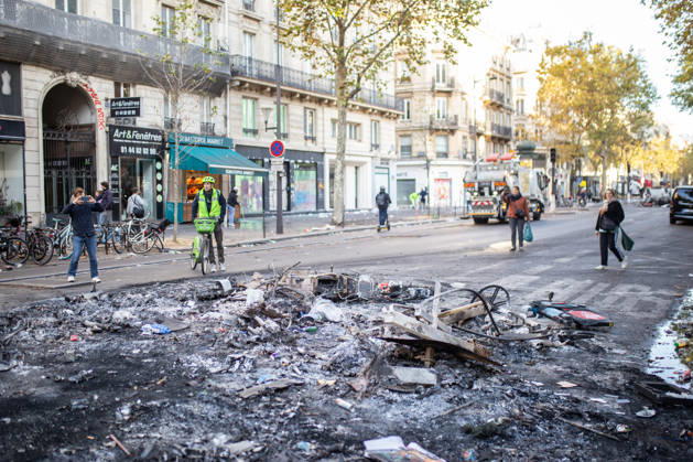 Aftermath of clashes during nationwide protests in Paris PARIS, FRANCE - OCTOBER 18: Burnt bikes are seen in the street after a day of violent clashes between police and protesters amid a nationwide mobilisation over rising living costs, fuel prices and education funding in Paris, France, on October 18, 2026. Hesham Elsherif Anadolu Paris France. Editorial use only. Please get in touch for any other usage.  Copyright: x2026xAnadoluxHeshamxElsherifx