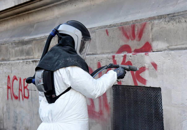 Day after the demonstrations, violence and looting occurred near the Place de la Republique - Paris The day after the demonstrations, violence and looting occurred near the Place de la Republique in Paris, France on October 18, 2026. Violent clashes between protesters and the French police during the demonstration protesting against the high cost of living. as part of a nationalwide call for mobilisation bringing together various groups expressing their anger former Yellow Vests, secondary school and university students, climate activists, even farmers. After weeks of student protests, France faces broader, nationwide demonstrations. Photo by Alain Apaydin ABACAPRESS Paris France  Copyright: xApaydinxAlain ABACAx