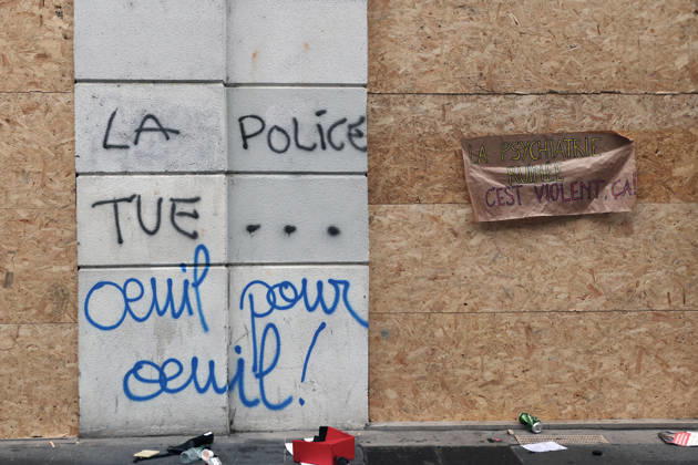 Illustration, October 18, 2026, showing the aftermath of the previous day’s protest in Lyon. As a continuation of the high school student movement, the October 17, 2026, protest against the high cost of living was intended to bring together the struggles of high school students, retirees, and former Yellow Vests —a convergence that was ultimately overshadowed by unprecedented property damage, violence, and looting in Paris and here in the provinces. Pascal Fayolle, Bestimage. On October 18, 2026, the aftermath of the previous day’s demonstration in Lyon was on full display. Intended as a continuation of the high school student movement, the protest against the high cost of living on October 17, 2026, was intended to foster a convergence o Copyright: xPascalxFayollex xBestimagexPascalxFayollex xBestimagex