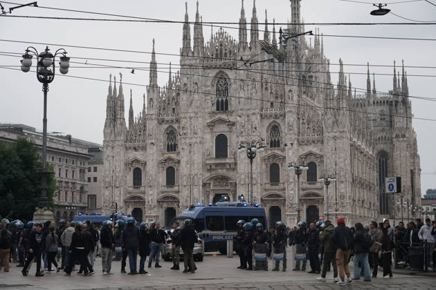 IPA89864137 - Milan: More clashes and looting by hooded youths in the city center the day after the demonstration on Saturday, the 17th; many hooded individuals were detained and taken to police headquarters  Copyright: xEmanuelexRobertoxDexCarlix xx IPA89864137