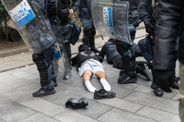 IPA89867607 - Milan, October 18, 2026: More Clashes and Looting in Downtown Milan in the Wake of the Protest  Copyright: xFrancescoxEnriquezx xFrancescoxEnriquezx IPA89867607