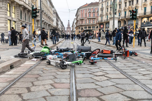 IPA89867457 - Milan, October 18, 2026: More Clashes and Looting in Downtown Milan the Day After the Protest; Pictured: Piazza Cordusio  Copyright: xFrancescoxEnriquezx xFrancescoxEnriquezx IPA89867457