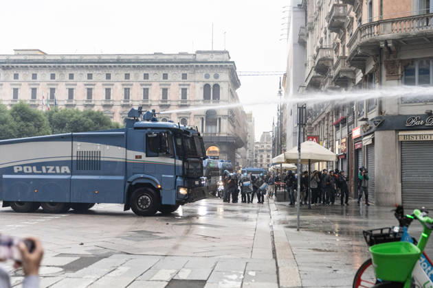 IPA89867585 - Milan, October 18, 2026: More Clashes and Looting in Downtown Milan the Day After the Protest (Pictured: Fire Hydrant)  Copyright: xFrancescoxEnriquezx xFrancescoxEnriquezx IPA89867585
