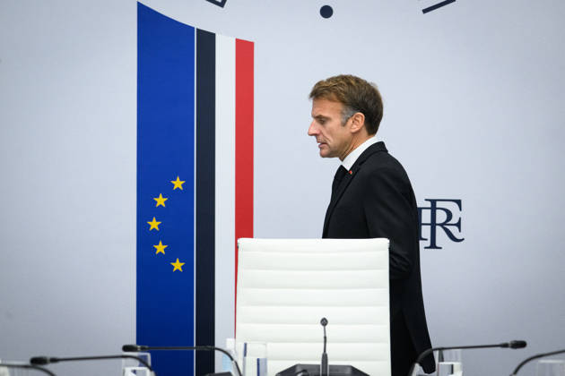 Interministerial Crisis Meeting at Elysee - Paris French President Emmanuel Macron attend an Interministerial Crisis Meeting chaired by French President at the Elysee Presidential Palace, in Paris, France on October 18, 2026 the day after riots and looting on the sidelines of nationwide protests against the high cost of living . Photo by Eric Tschaen Pool ABACAPRESS.COM Paris France  Copyright: xTschaenxEric Pool ABACAx