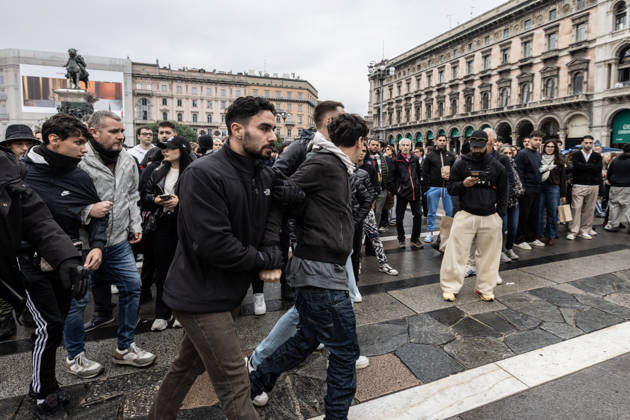 Police detain 160 as unrest continues for second day in Milan MILAN, ITALY - OCTOBER 18: Police carry out numerous detentions and arrests as protesters, including many young demonstrators, flee from law enforcement during urban unrest following demonstrations against the high cost of living in Milan, Italy, on October 18, 2026. Damage to shops and public property was reported across the city amid the clashes. Andrea Carrubba Anadolu Milan Italy. Editorial use only. Please get in touch for any other usage.  Copyright: x2026xAnadoluxAndreaxCarrubbax