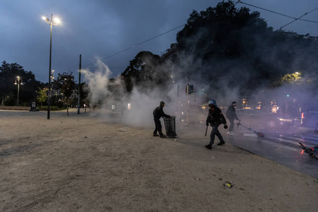 Police detain 160 as unrest continues for second day in Milan MILAN, ITALY - OCTOBER 18: Police carry out numerous detentions and arrests as protesters, including many young demonstrators, flee from law enforcement during urban unrest following demonstrations against the high cost of living in Milan, Italy, on October 18, 2026. Damage to shops and public property was reported across the city amid the clashes. Andrea Carrubba Anadolu Milan Italy. Editorial use only. Please get in touch for any other usage.  Copyright: x2026xAnadoluxAndreaxCarrubbax