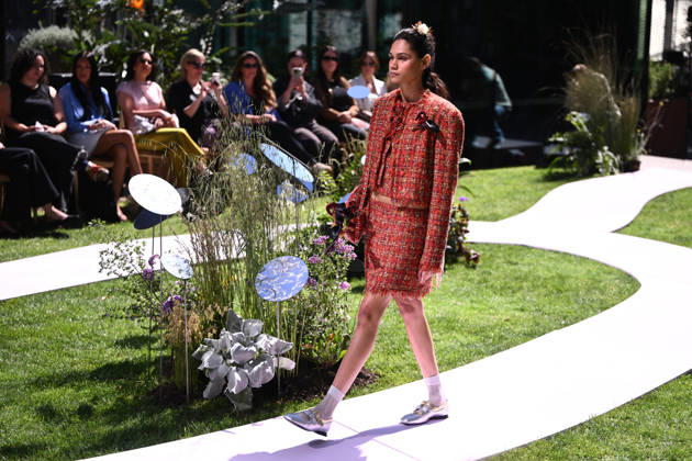 MELBOURNE FASHION WEEK PREVIEW, A model walks the runway during a 2026 Melbourne Fashion Week Runway Preview, at Sky Park, Melbourne, Monday, October 19, 2026. The preview features a selection of the upcoming collections that will appear on M FW runways including designers OUT OF HAND x Lisa Waup, Ebony Noire, Van Ermel Scherer, Perple, Gotham, Wilson Jedd Adams, Asiyam, Atoir, NGALI, Kuwaii, HoMie, Collective Closets x Mariam Farah, TOJHÃÄ, Amy Cottrell, BAAQIY and Sean Rentero. ( NO ARCHIVING MELBOURNE VICTORIA Australia Copyright: xJOELxCARRETTx 20261019162581453850