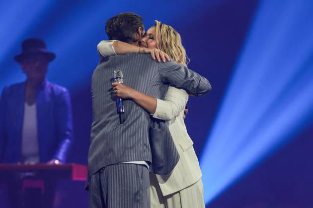 Schlagerboom 2026 - Alles funkelt! Alles glitzert! am 17.10.2026 in der Westfalenhalle in Dortmund Helene Fischer und Florian Silbereisen umarmen sich Foto: osnapix Marcus Hirnschal Schlagerboom 2026 - Alles funkelt! Alles glitzert!