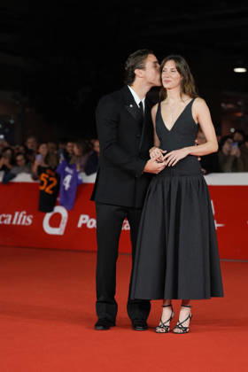 Edoardo Bove Martina Durham At 21st Rome Film Fest Red Carpet Edoardo Bove and Martina Durham attend the red carpet premiere of the film IN UN BATTITO during the 21st Rome Film Fest in Rome, Italy on October 18, 2026. Photo by Andrea Bracaglia ABACAPRESS.COM Rome Italy Italy  Copyright: xBracagliaxAndrea ABACAx