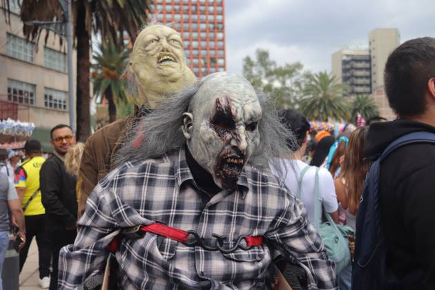 19th annual Zombie Walk Mexico 2026 MEXICO CITY, MEXICO - OCTOBER 18, 2026: Participants in the 19th annual Zombie Walk Mexico 2026, dressed as the living dead, monsters, and horror characters, gather at the Monument to the Revolution in Mexico City. Mexico City Mexico Copyright: x xCarlosxSantiagox xJNAxPressx