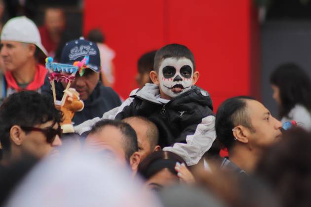 October 18, 2026, Mexico City, Mexico: MEXICO Mexico City, MEXICO - OCTOBER 18, 2026: Participants in the 19th annual Zombie Walk Mexico 2026, dressed as the living dead, monsters, and horror characters, gather at the Monument to the Revolution in Mexico City. Mexico City Mexico - ZUMAq101 20261018_zna_q101_246 Copyright: xCarlosxSantiagox