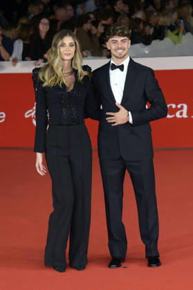Fabio Di Giannantonio mit Partnerin Jay Carol Gigli bei der Premiere des Dokumentarfilms In un battito auf dem 21. Internationalen Filmfestival von Rom Festa del Cinema di Roma 2026 im Auditorium Parco della Musica. Rom, 18.10.2026